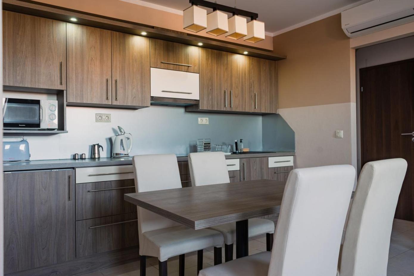 Zafir Apartman Sarvar *