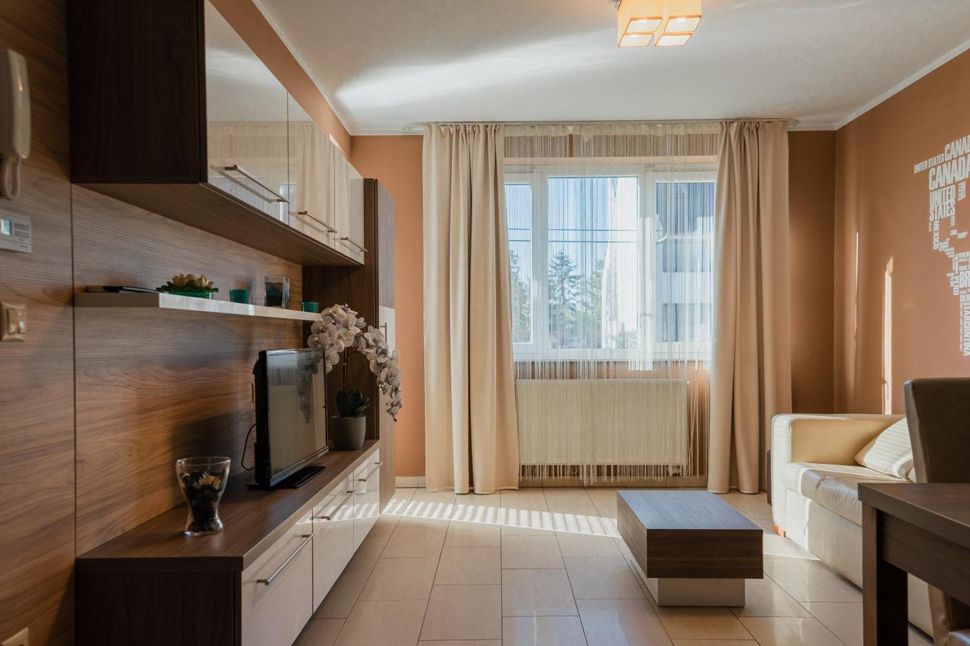 Apartment Zafir Apartman Sarvar