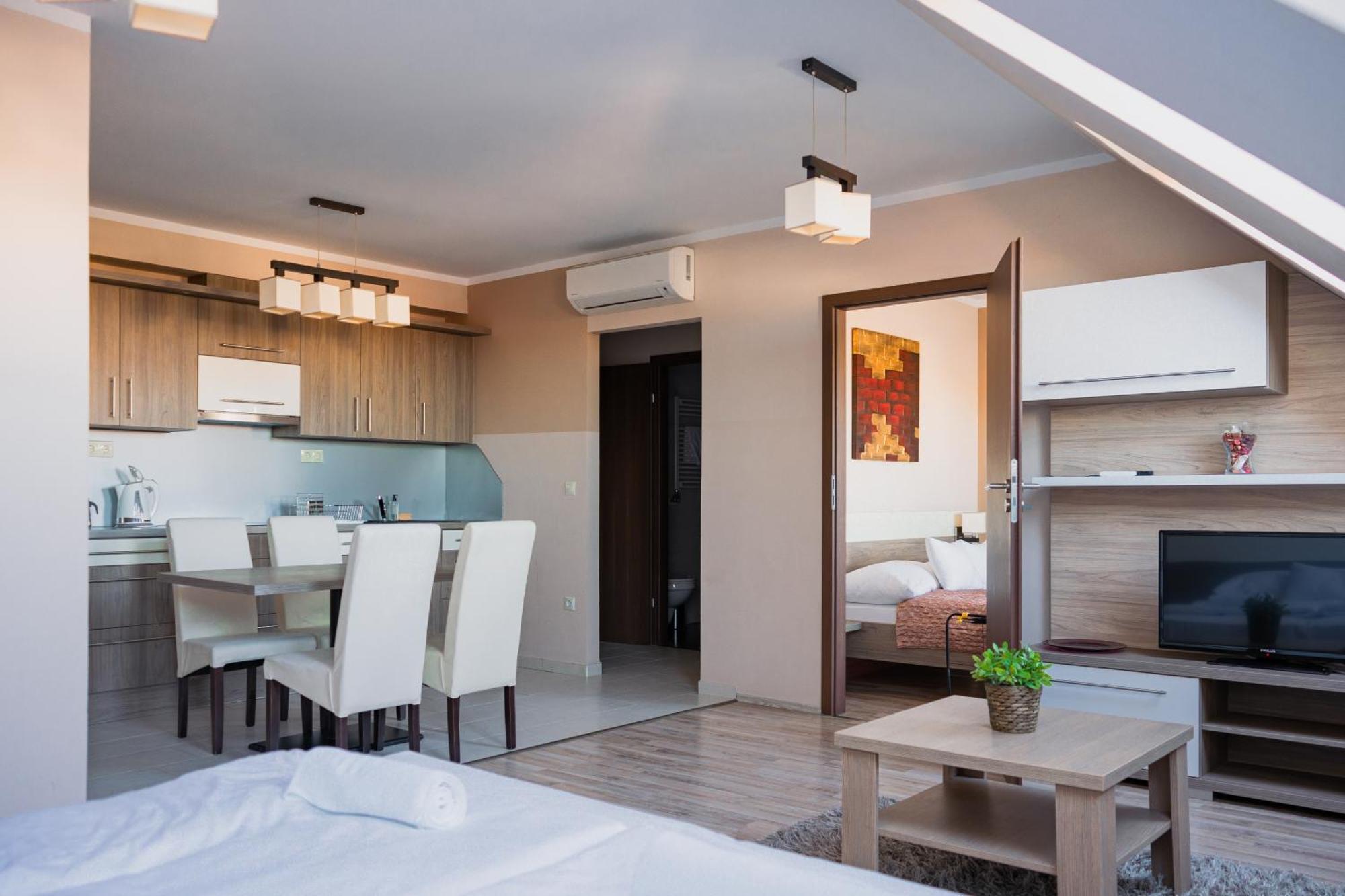 Zafir Apartman Sarvar *