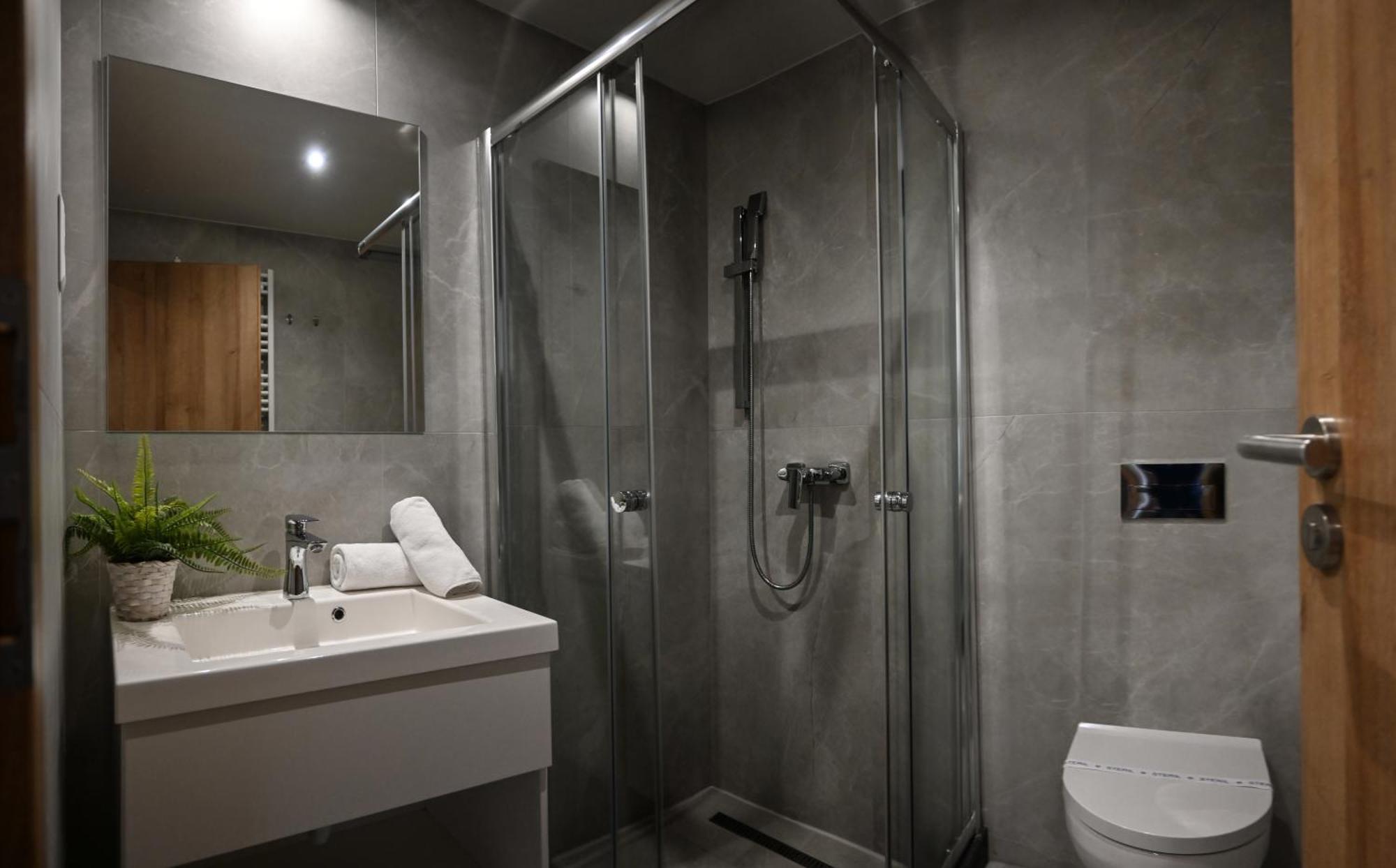 Zafir Apartman Sarvar * Sarvar