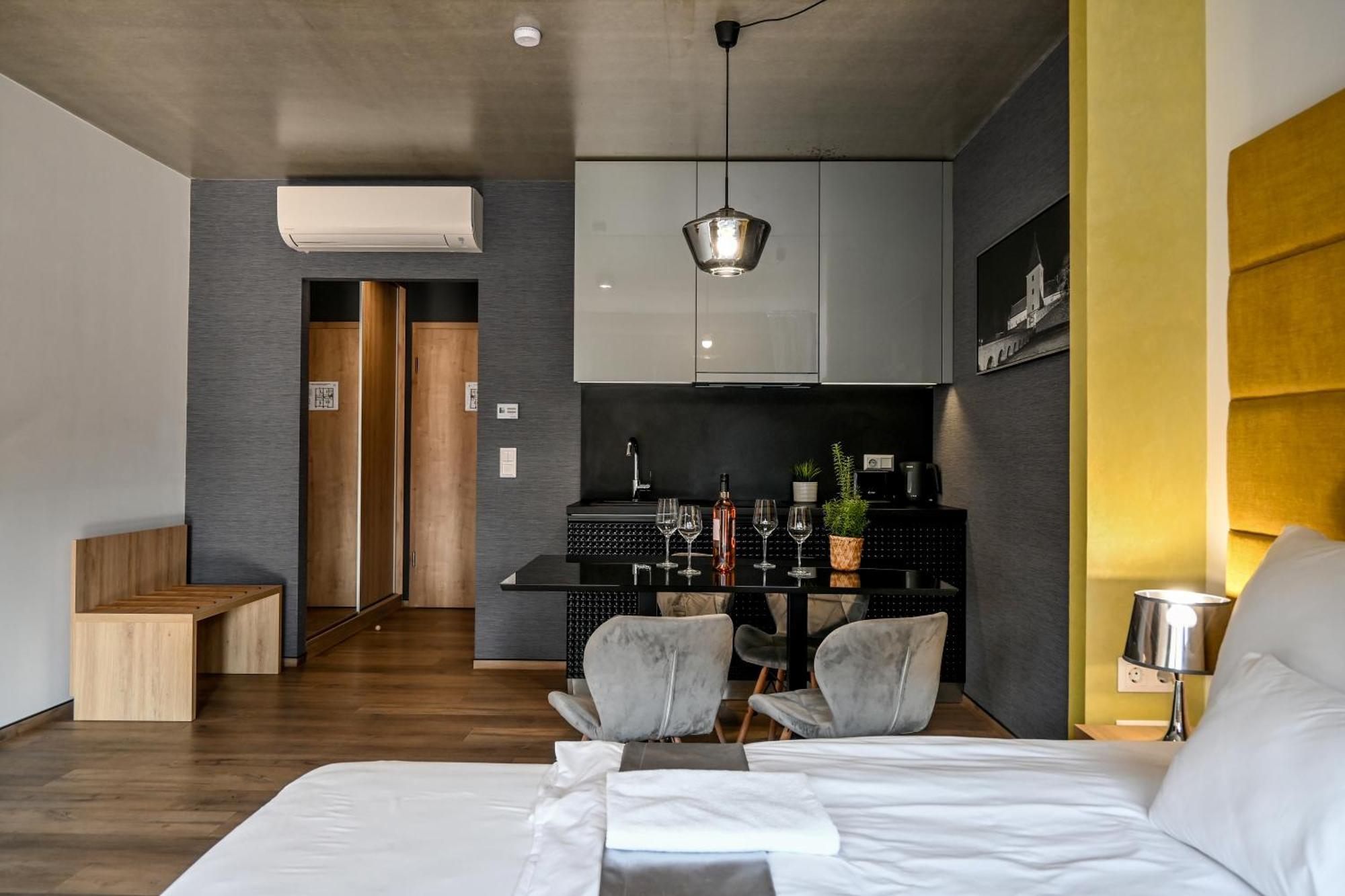 Zafir Apartman Sarvar Sarvar